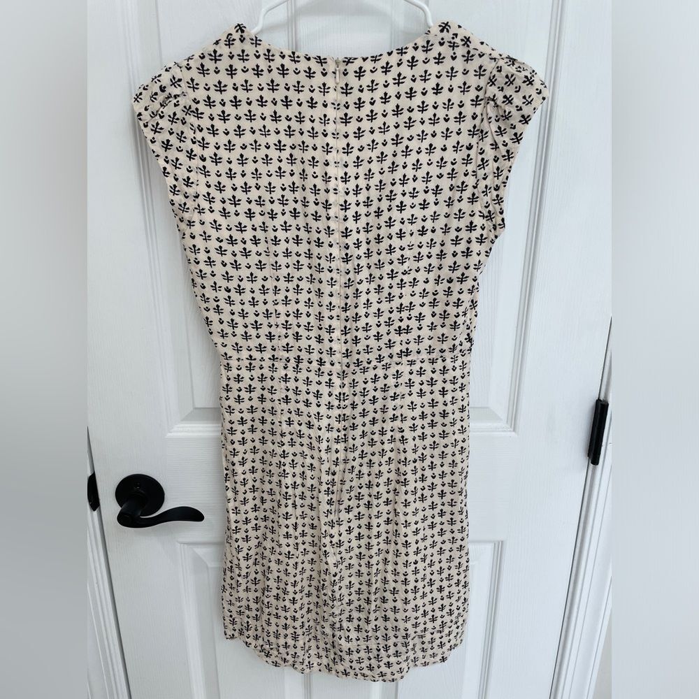 French Connection Beige Geometric Scoop Neck Babydoll Dress Women’s Size 6 - Picture 2 of 7